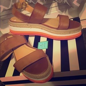 Tan - Platform sandals